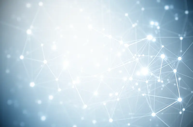 Técnico realizando mantenimiento preventivo de servidores en empresa portuguesa, Equipo de soporte IT monitorizando infraestructura tecnológica en tiempo real, Implementación de soluciones de ciberseguridad en oficinas de Portugal, Profesional configurando red empresarial con equipos Cisco en Lisboa, Centro de operaciones IT con monitorización de sistemas empresariales