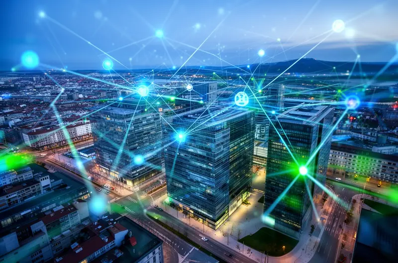 Técnico realizando mantenimiento preventivo en servidor de empresa en La Coruña, Equipo de soporte informático configurando red empresarial en oficina, Monitorización remota de sistemas informáticos con herramientas profesionales, Auditoría de infraestructura IT en empresa del sector industrial, Técnico instalando equipos informáticos en instalaciones de cliente en Galicia